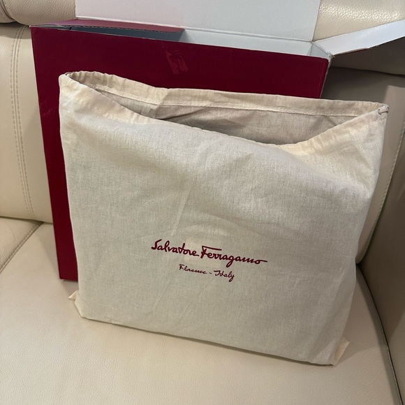 ****** BRAND NEW!!! SALVATORE FERRAGAMO briefcase - Picture 2 of 16